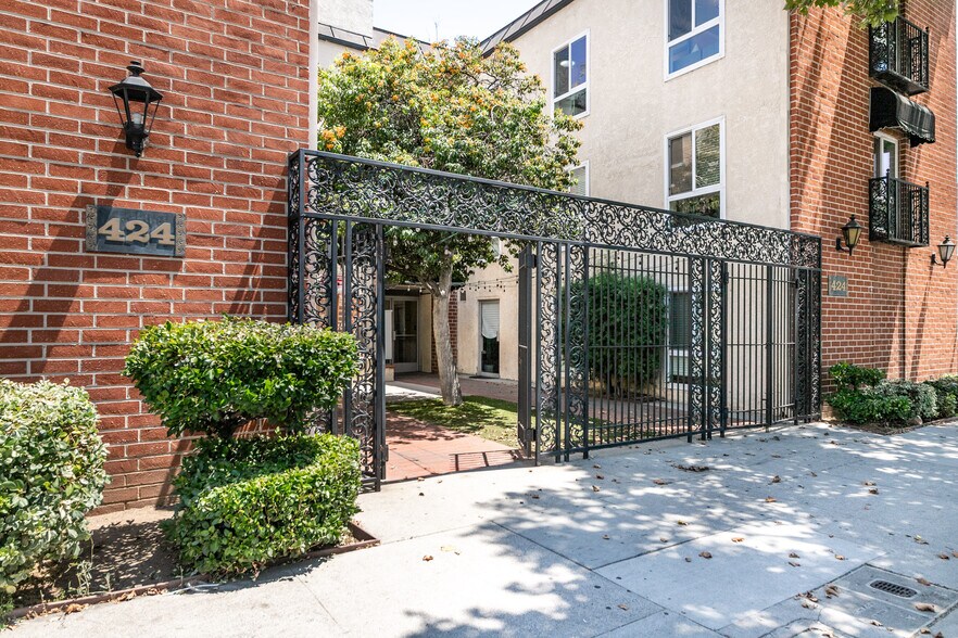 More Photos Of , Pasadena Unknown For Sale