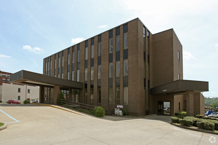 More Photos Of 611 7th Ave, Huntington Office For Lease