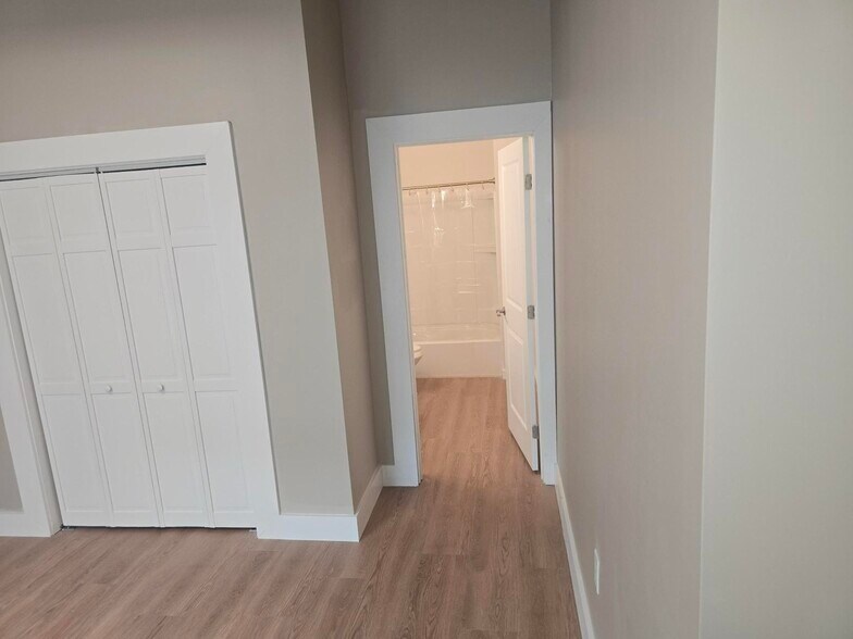 More Photos Of 2122 N Pine St, Wilmington Apartments For Sale