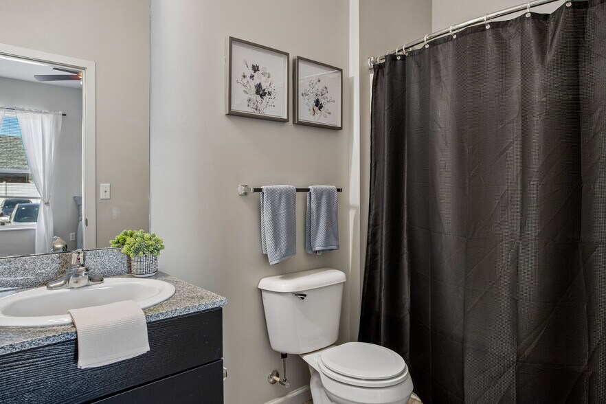More Photos Of 1 Campus Edge Dr, Edwardsville Apartments For Sale