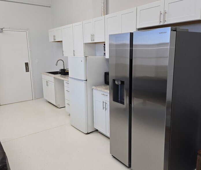 More Photos Of 609 Indian Rd, Seiling Auto Repair For Sale