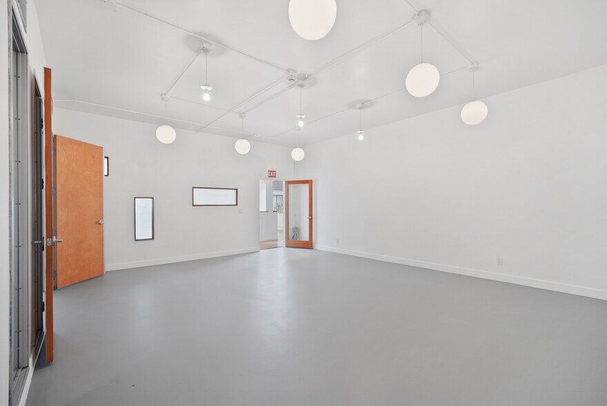More Photos Of 2215 N Broadway, Santa Ana Medical For Sale