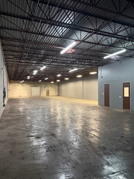 More Photos Of 1700 Wirt Rd, Houston Warehouse For Lease