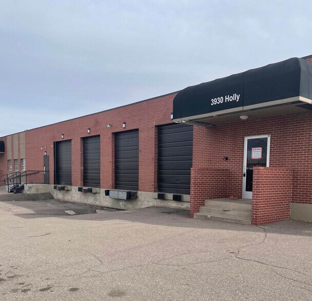 More Photos Of 3930-3940 Holly St, Denver Warehouse For Lease