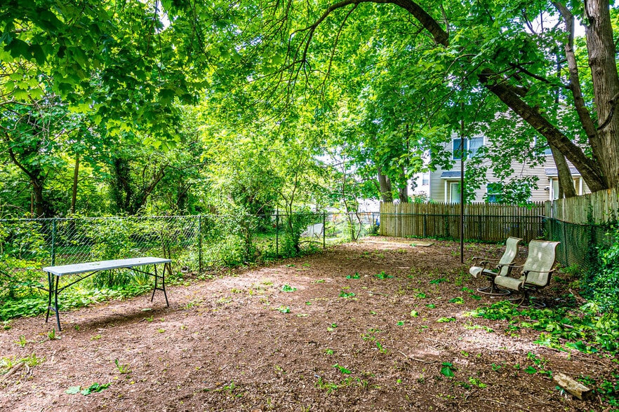 More Photos Of 173 Hamilton St, New Brunswick Specialty For Sale