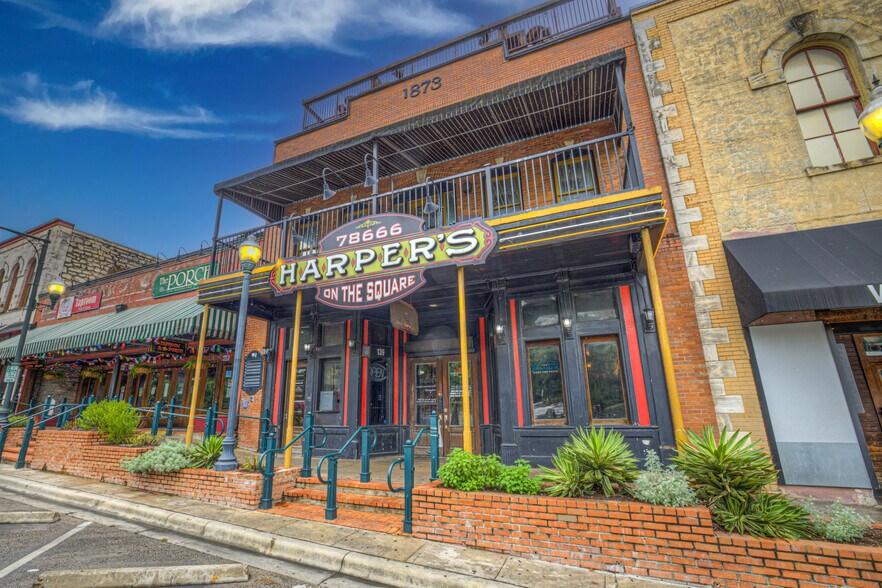 More Photos Of 139 E Hopkins St, San Marcos Bar For Sale