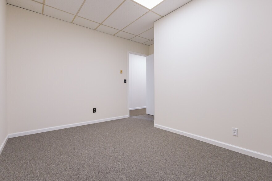More Photos Of 55 Jericho Tpke, Jericho Office For Lease
