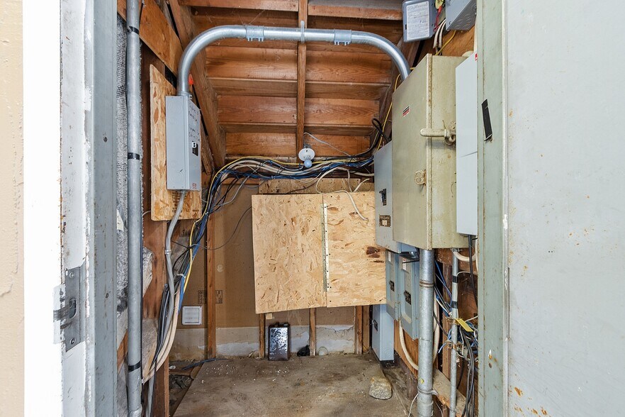 More Photos Of 1123 South St, Fitchburg Restaurant For Sale