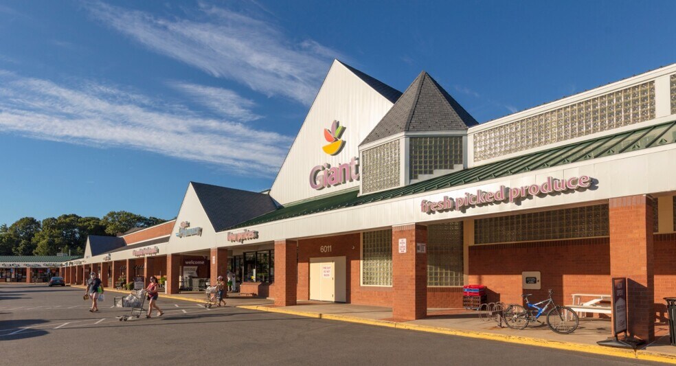 More Photos Of 6045 Burke Centre Pky, Burke Storefront Retail Office For Lease