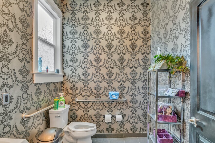 More Photos Of 1211 Church St, San Francisco Storefront Retail Residential For Lease