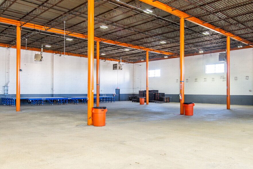 More Photos Of 310 Paterson Plank Rd, Carlstadt Manufacturing For Lease