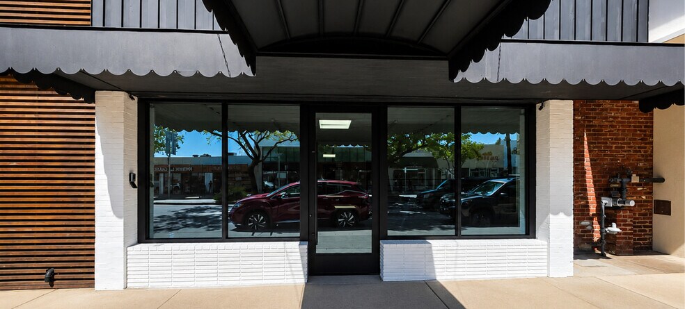 Primary Photo Of 535 S Lake Ave, Pasadena General Retail For Sale