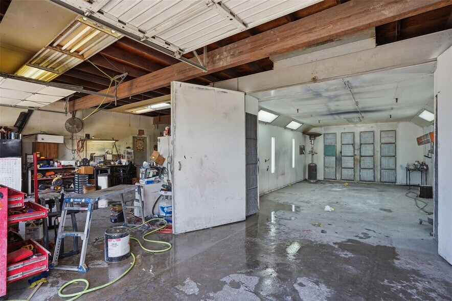 More Photos Of 5416 Jacksboro Hwy, Fort Worth Industrial For Sale