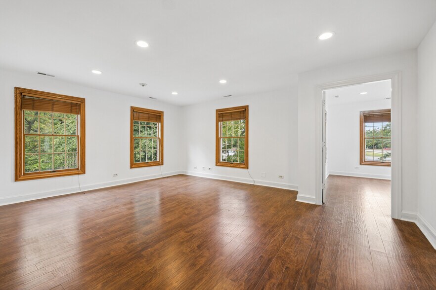 More Photos Of 4215 Kirchoff Rd, Rolling Meadows Office For Sale