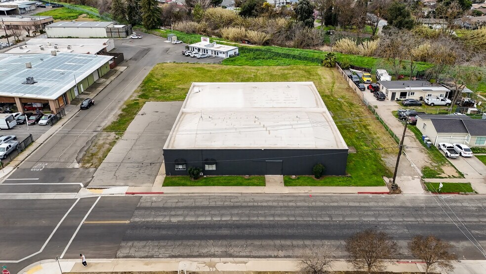 More Photos Of 1505-1507 W 18th St, Merced Warehouse For Lease