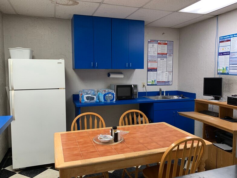 More Photos Of 1510 Washington St, Commerce Auto Repair For Lease