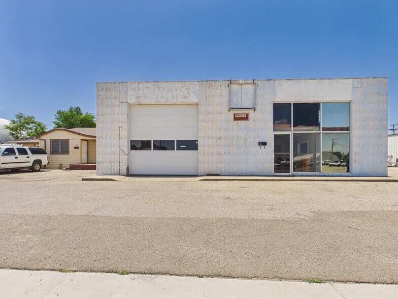 More Photos Of 315-317 N Dumas Ave, Dumas Service For Sale