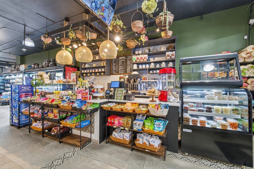 More Photos Of 14206 41st Ave, Flushing Supermarket For Lease