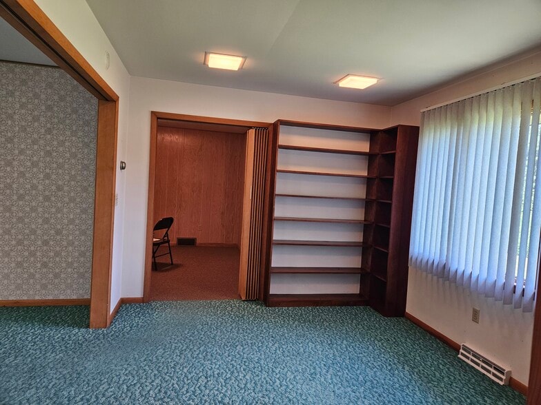 More Photos Of 5000 Fergus Rd, Saint Charles Religious Facility For Sale