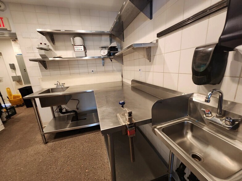 More Photos Of 4971 N 7th Ave, Phoenix Restaurant For Sale