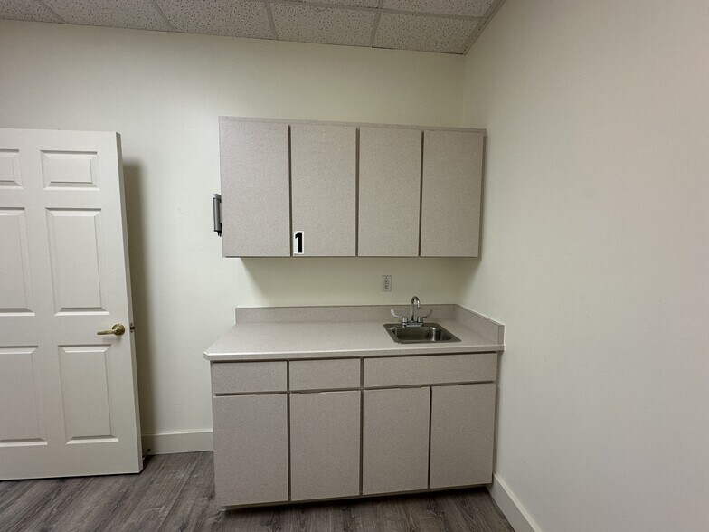 More Photos Of 106 N Old Kings Rd, Ormond Beach Medical For Sale