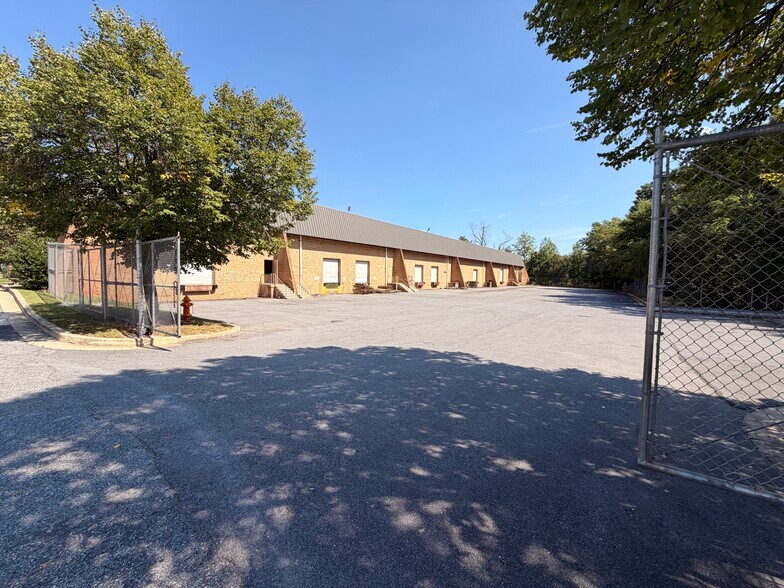 More Photos Of 7575 Washington Blvd, Elkridge Warehouse For Lease