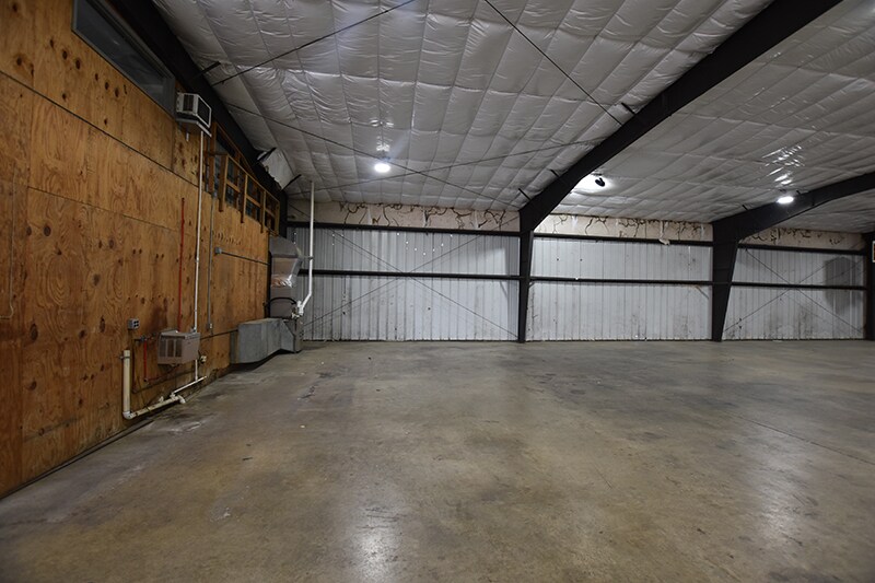 More Photos Of 1133 E Main St, Chattanooga Light Distribution For Lease