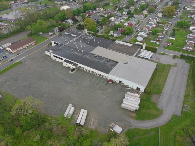 More Photos Of 700 W 1st St, Birdsboro Warehouse For Sale