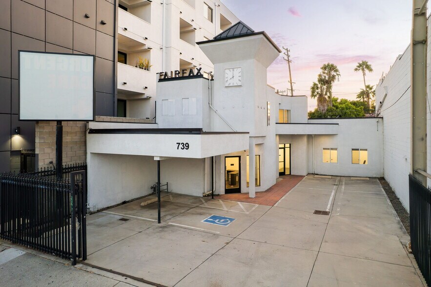More Photos Of 739-741 N Fairfax Ave, Los Angeles Medical For Sale