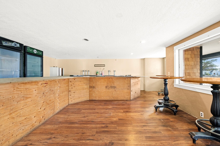 More Photos Of 1201 Bay Ave, Ocean Park Restaurant For Sale