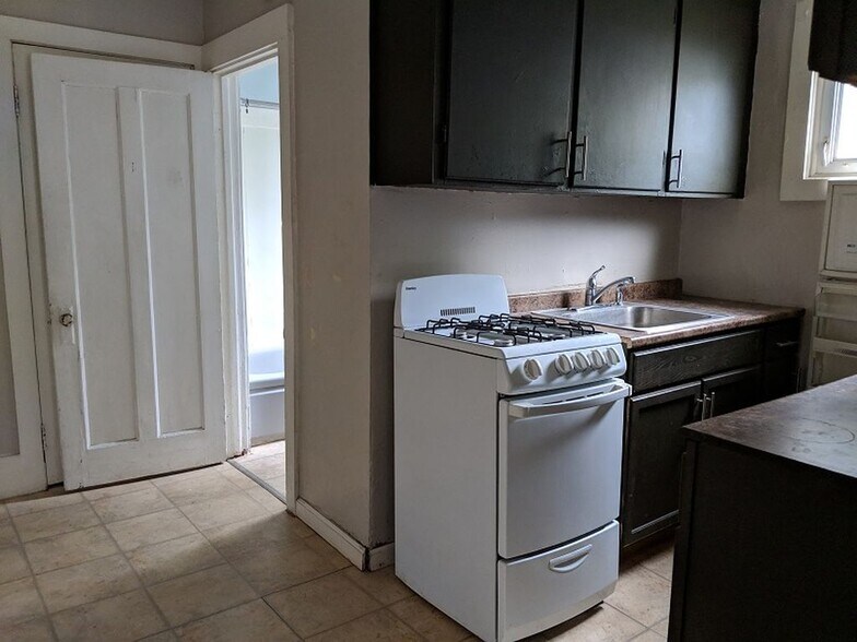 More Photos Of 153 Winchester St, Rochester Apartments For Sale