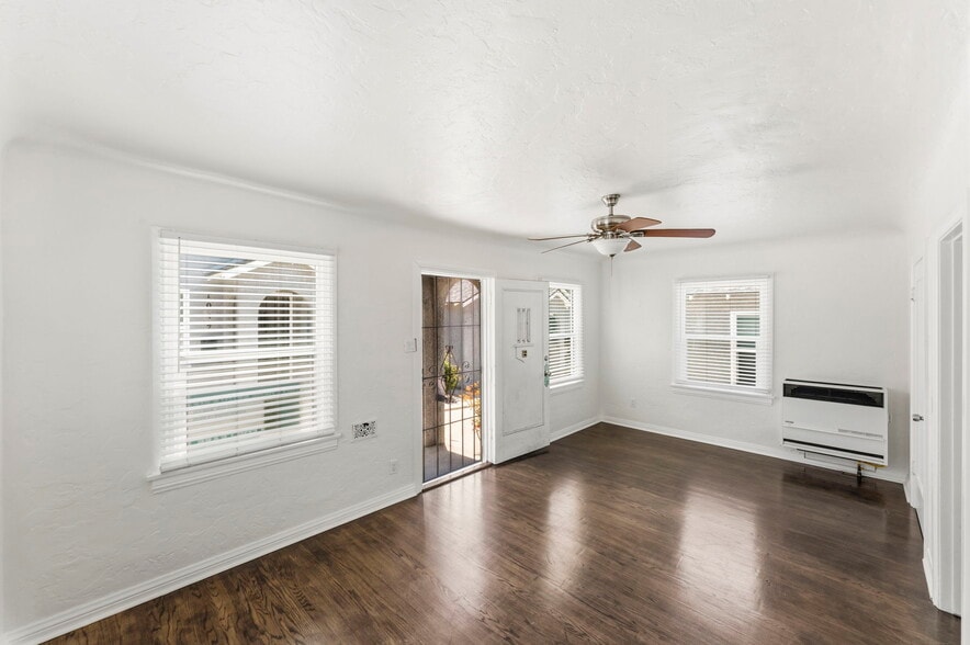More Photos Of 1047 W 7th St, San Pedro Multifamily For Sale