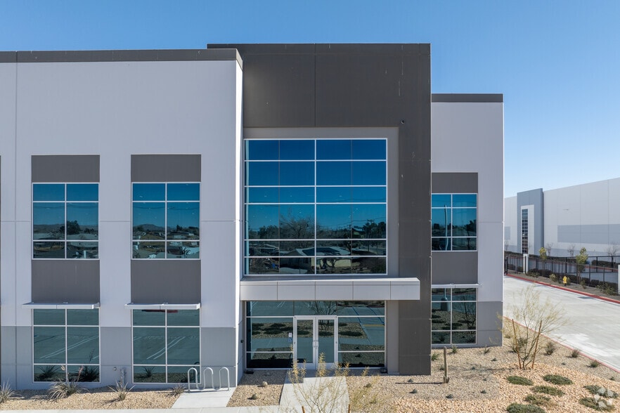 More Photos Of 12179 Momentum Rd, Victorville Warehouse For Sale