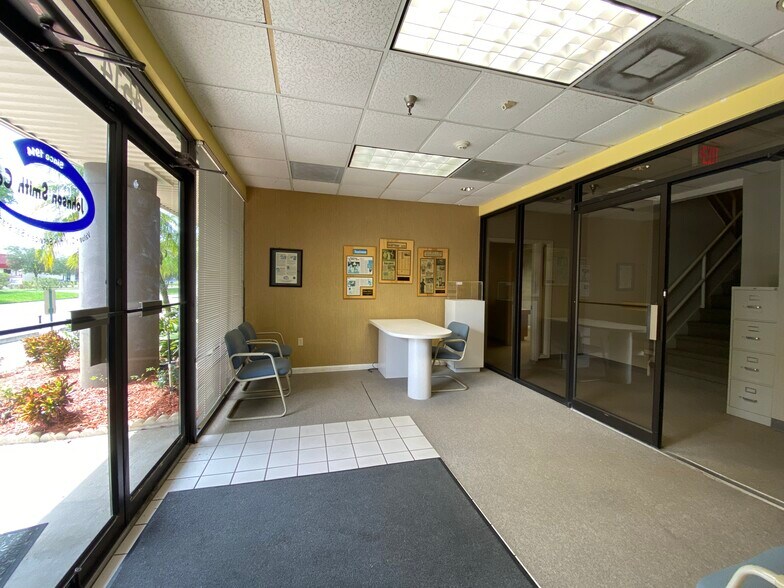 More Photos Of 4514 19th Street Ct E, Bradenton Manufacturing For Lease