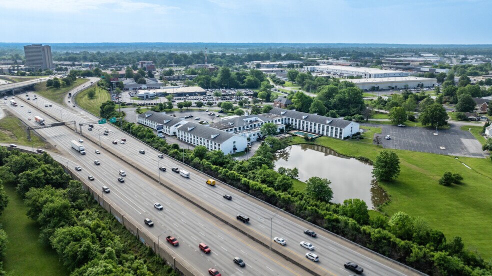 More Photos Of 4004 Gardiner Point Dr, Louisville Dormitory For Sale