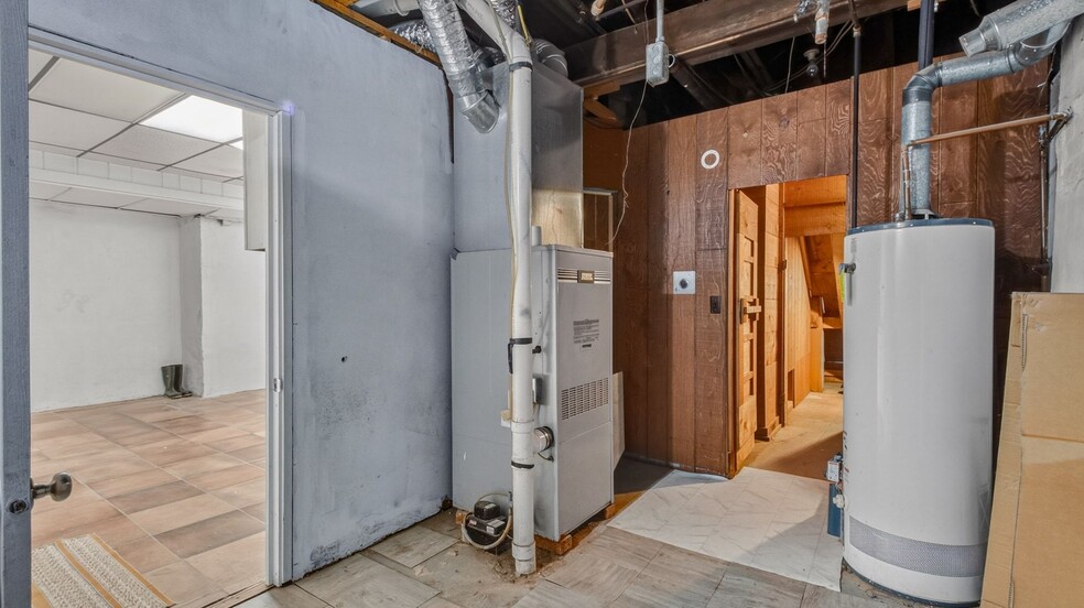 More Photos Of 110 W 2nd St N, Ladysmith General Retail For Sale
