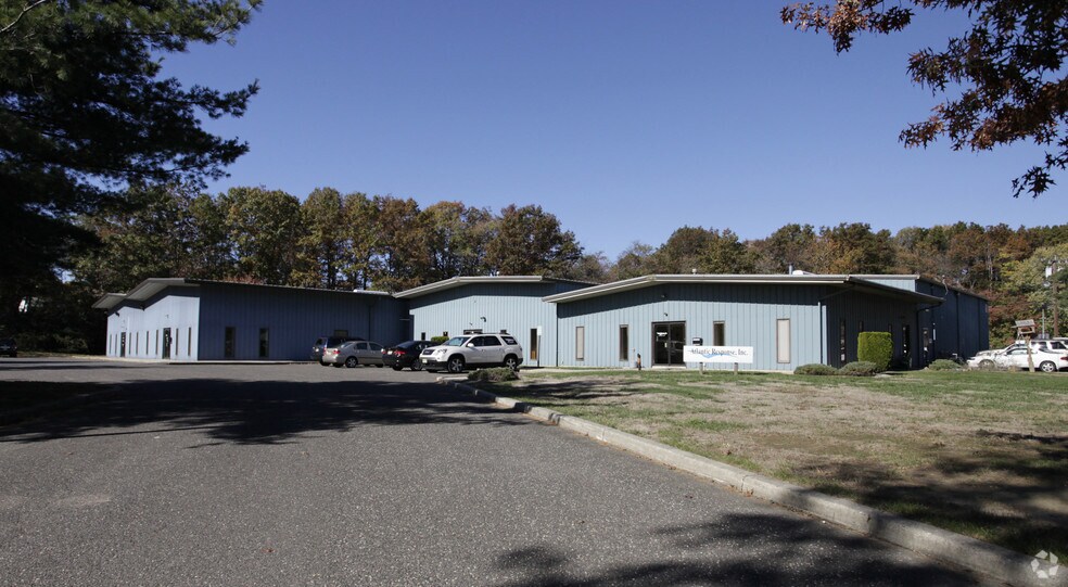 Primary Photo Of 12 Connerty Ct, East Brunswick Manufacturing For Lease