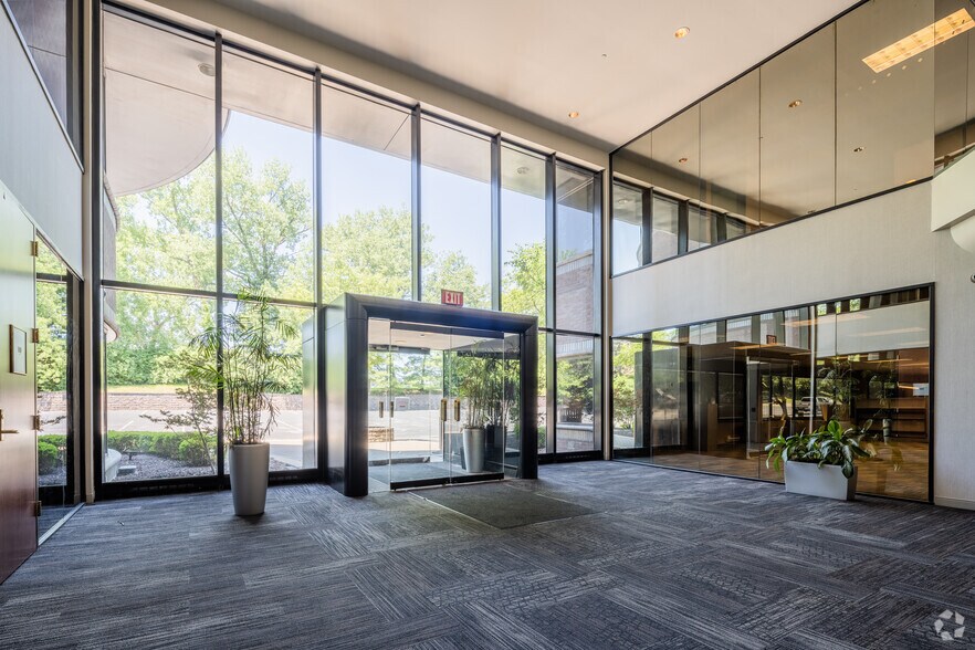 More Photos Of 11775 Borman Dr, Saint Louis Office For Lease