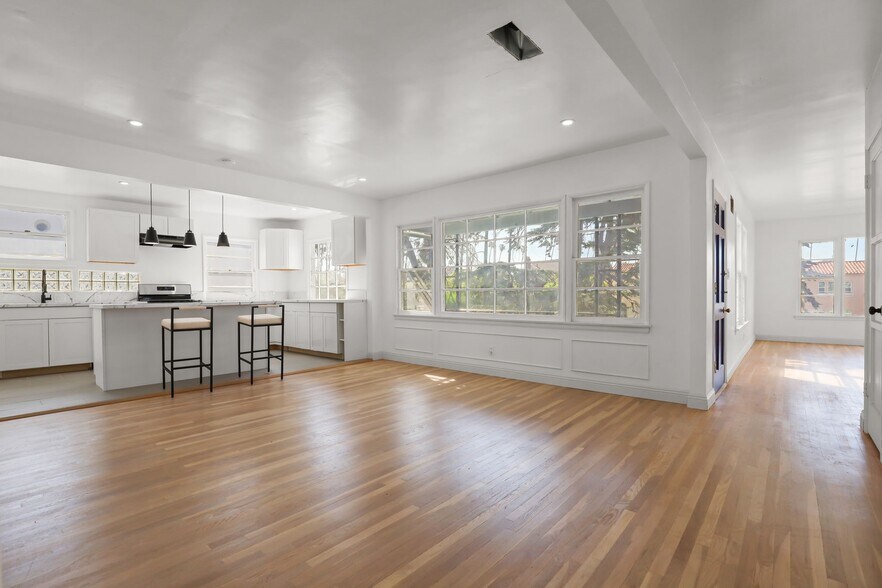 More Photos Of 4409 Victoria Park Dr, Los Angeles Apartments For Sale