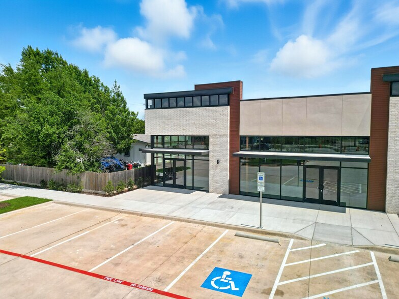 More Photos Of 3114 McKinney St, Melissa Storefront Retail Office For Lease