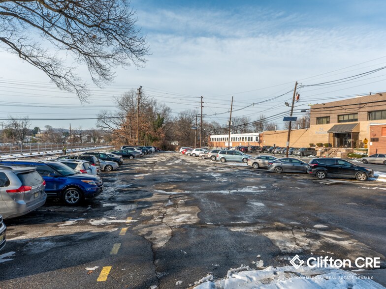 More Photos Of 207-235 Clifton Blvd, Clifton Warehouse For Lease