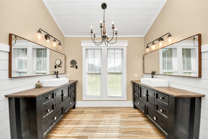 More Photos Of 17188 Highway 321, Dayton Specialty For Sale