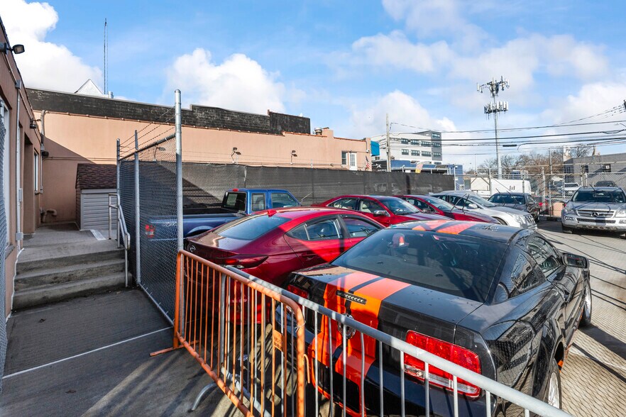 More Photos Of 49-18 25th Ave, Woodside Warehouse For Sale
