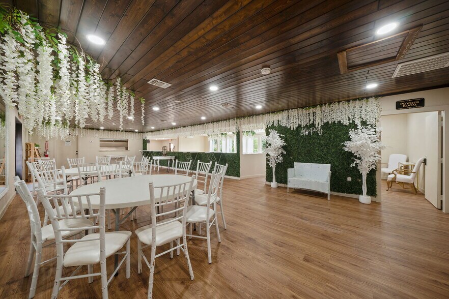 More Photos Of 19588 K St, Somerset Restaurant For Sale