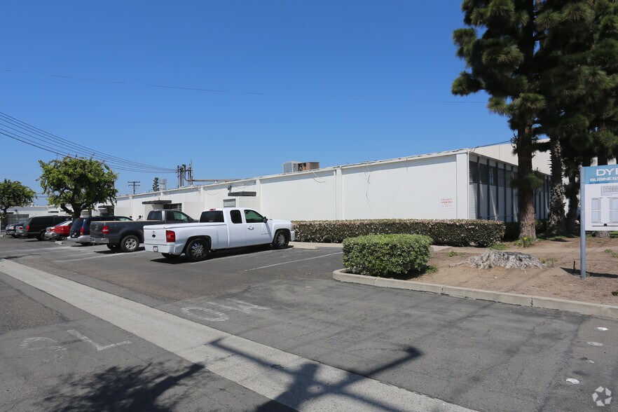 More Photos Of 3002-3012 Halladay St, Santa Ana Warehouse For Lease