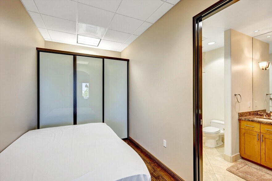 More Photos Of 250 S Pacific St, San Marcos Flex For Lease