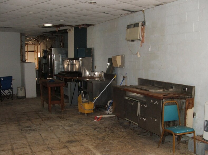 More Photos Of 1528 Four Locust Hwy, Keysville Office For Sale