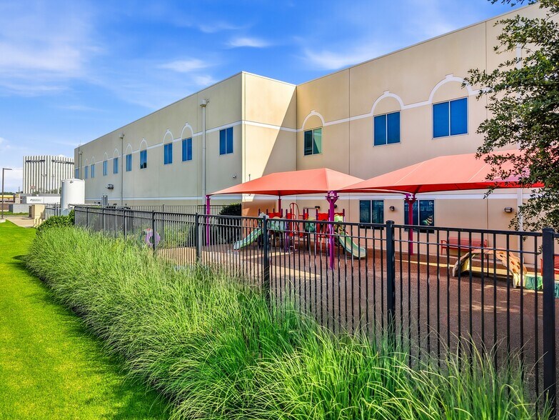 More Photos Of 1340 Empire Central Dr, Dallas Rehabilitation Center For Lease