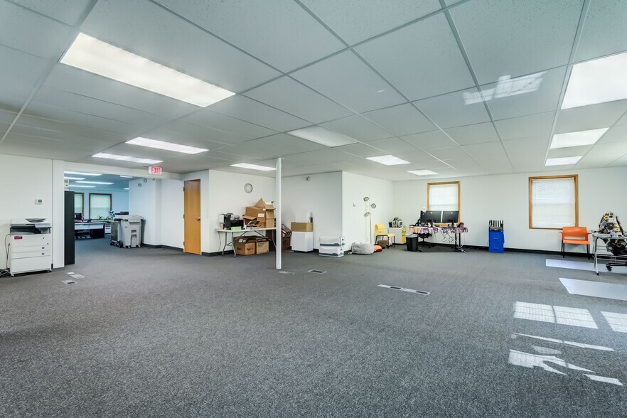 More Photos Of 1625 Rochester Rd, Farmington Office For Sale