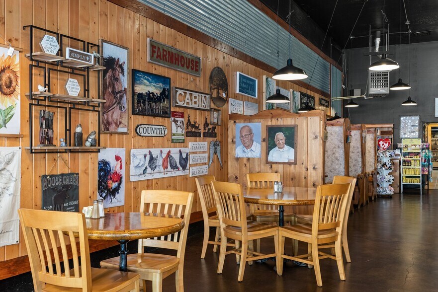 More Photos Of 531-535 N Market Blvd, Chehalis Restaurant For Sale